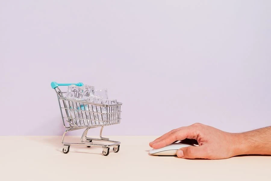 Comandă dintr-un magazin online, pregătită de livrare